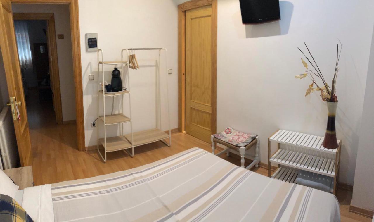 Hostal Escartin Sabiñánigo Kültér fotó